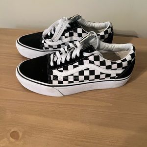 Old skool platform vans